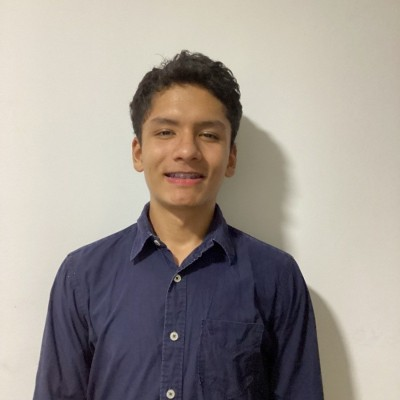 Retrato de Sebastián Pérez, desarrollador full stack
